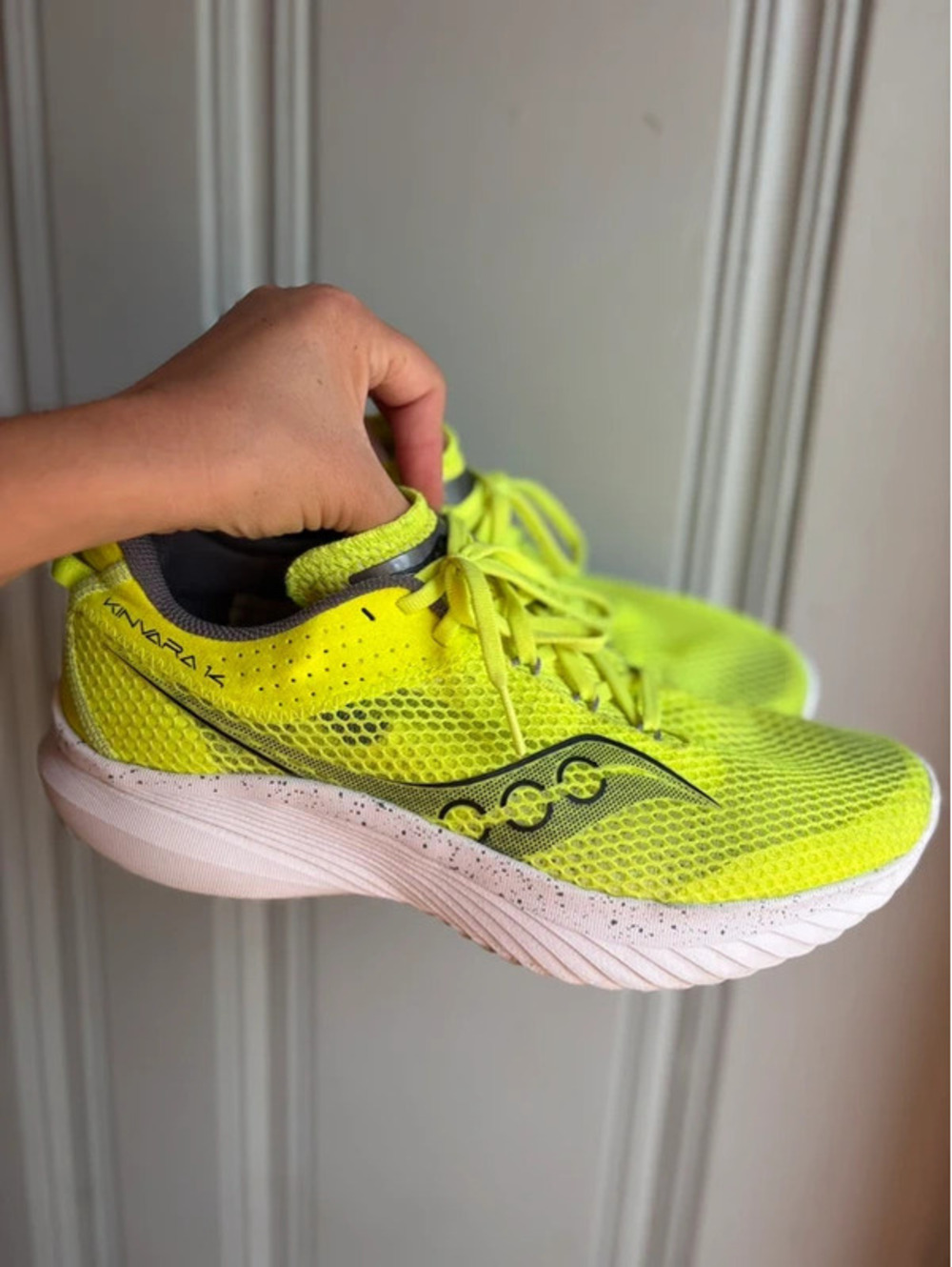 Mens Saucony Neon Yellow Running Sneakers size 9 USA